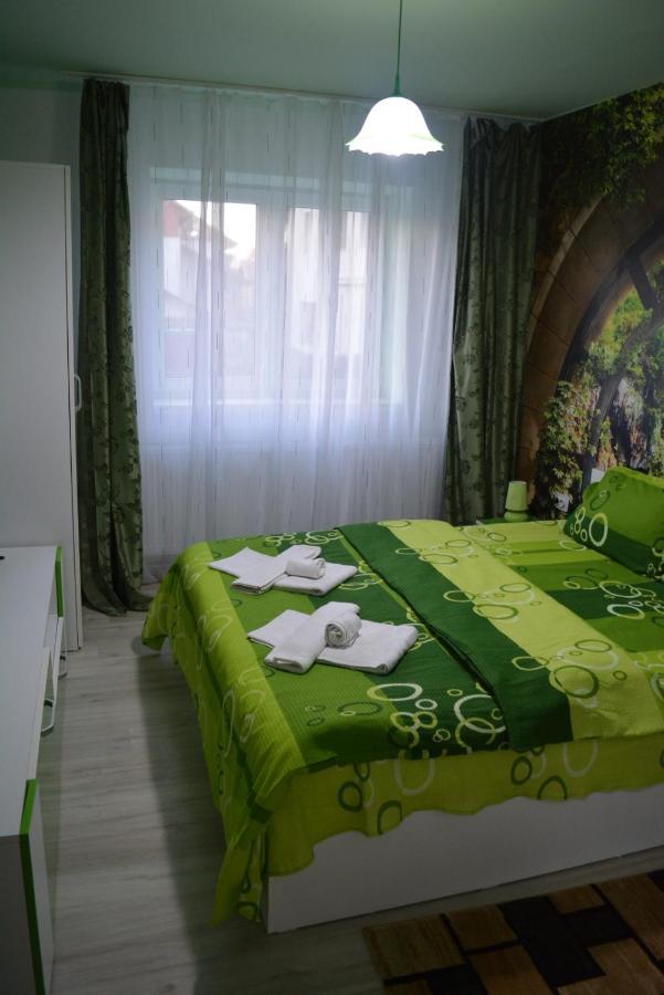 Green Rooms Hunedoara Exterior photo